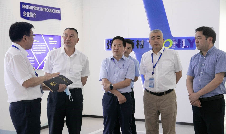 1715307324993570.jpg 工信廳調(diào)研2.jpg